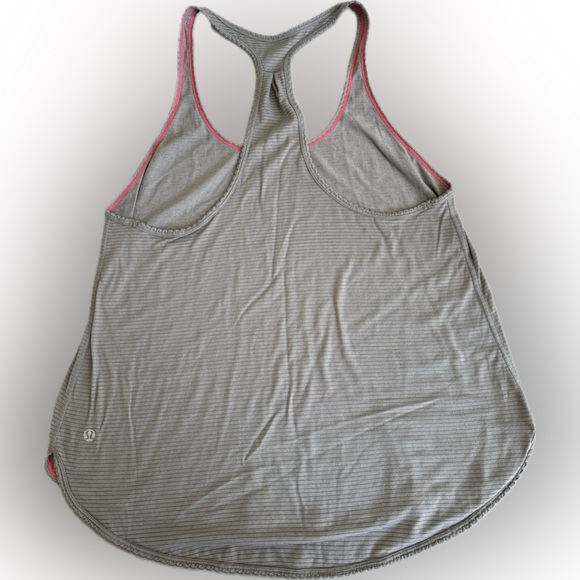 LuluLemon Women’s Grey Gray Racerback Scalloped Edge Tank Top Size 6 Or 8 Medium - Picture 2 of 5